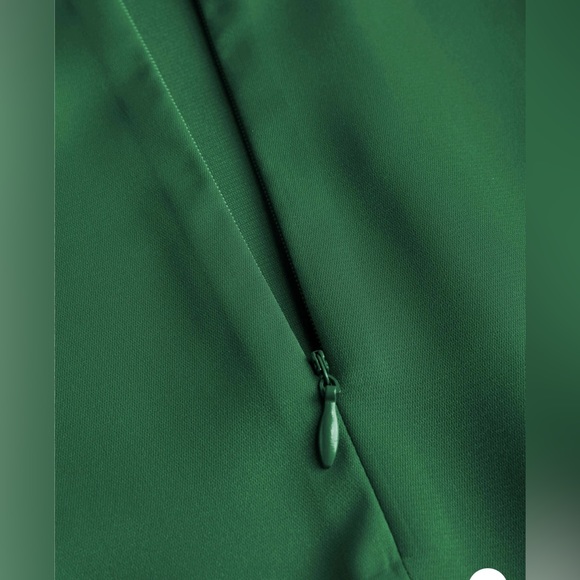 Green Solid Ruched Long Sleeve Split Midi Dress - Picture 4 of 4